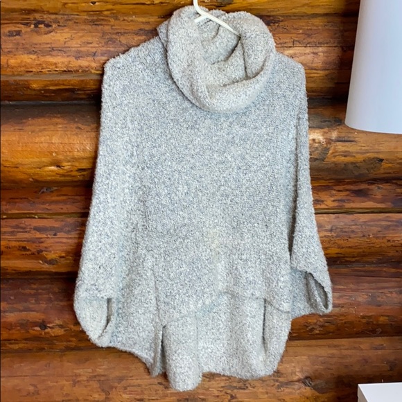 Sweater - Picture 1 of 6